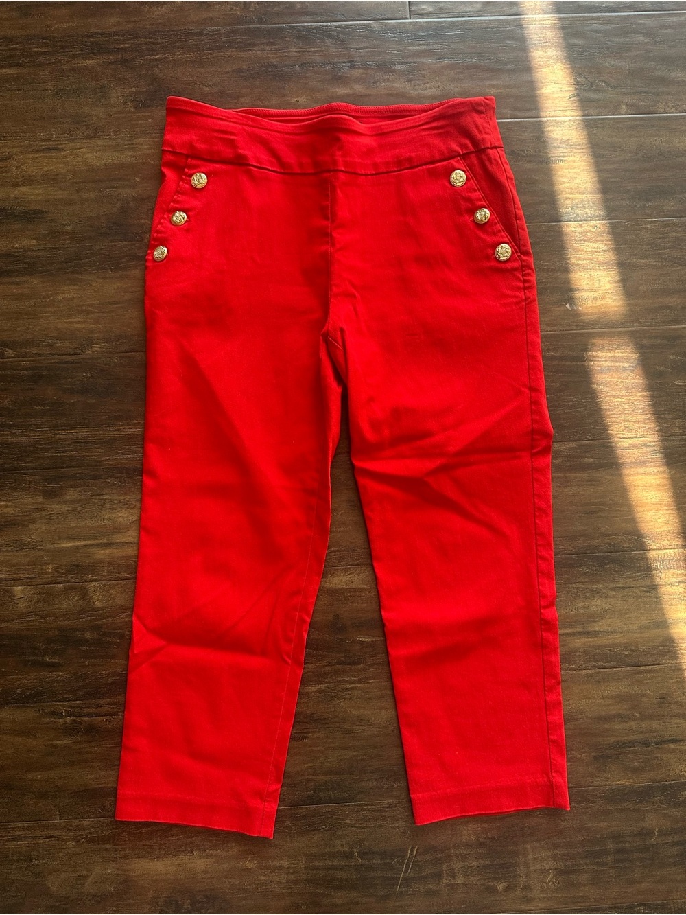 Red Button-Accent Capri Pants